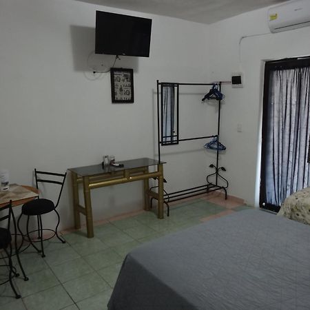 Habitaciones-Comodas-Aire-Wifi-Tv-Cerca De Playa-!!Excelente Precio II Manzanillo Bagian luar foto