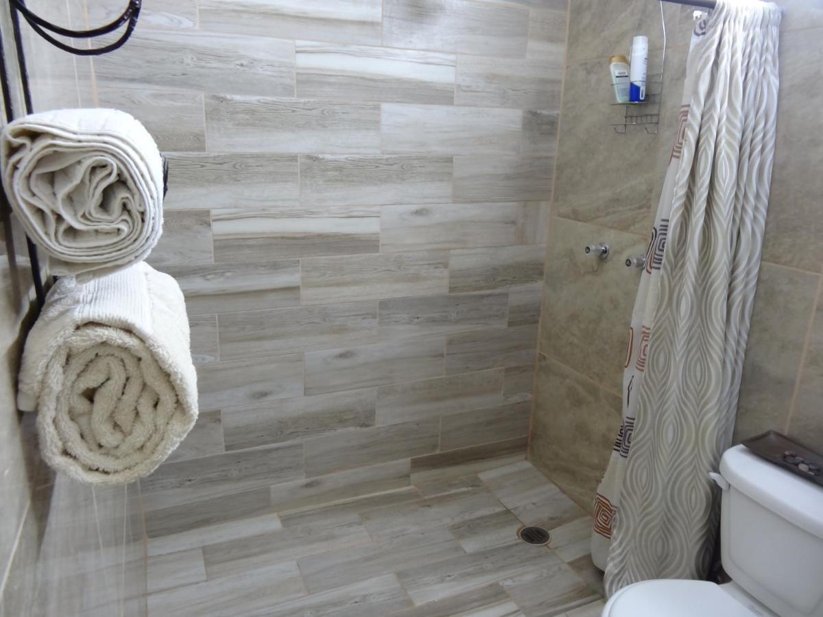 Habitaciones-Comodas-Aire-Wifi-Tv-Cerca De Playa-!!Excelente Precio II Manzanillo Bagian luar foto